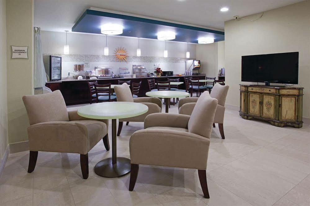 La Quinta By Wyndham Henderson-Northeast Denver Bagian luar foto